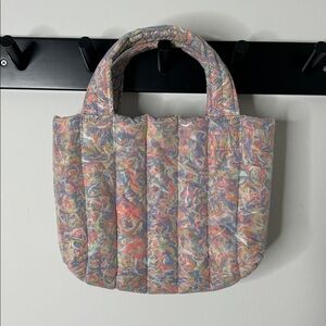 Verloop Knits sustainable “yarn scraps” bag